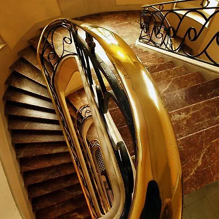 Du Soleil Le Terminus Hotel